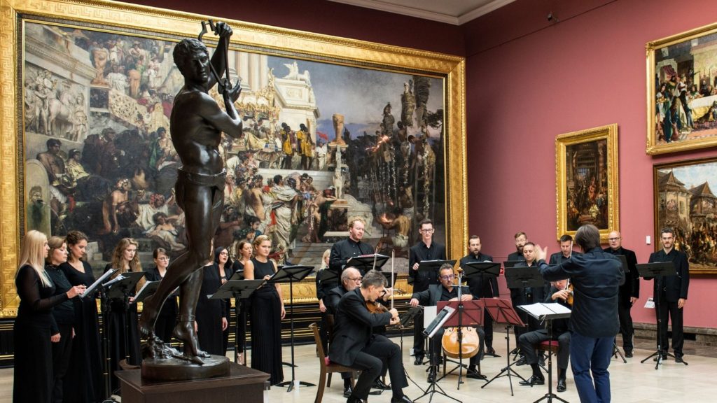 Classical music at the National Museum in Kraków on the occasion of International Music Day. A difficult piece by Lera Auerbach, perfromed for the first time in Poland by Cracow Singers and the Silesian Quartet.