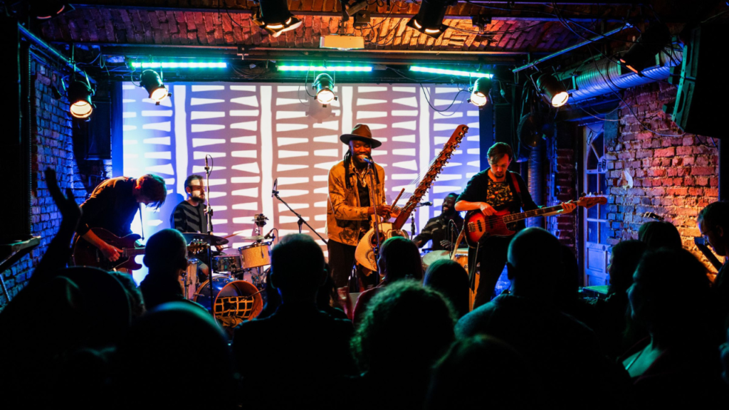 The Ablaye Badji Band live at Klub Alchemia in Kraków. One of the best performances of the five-piece band so far in Kraków, this is the first collaboration between the legendary Alchemia and Kraków Music.