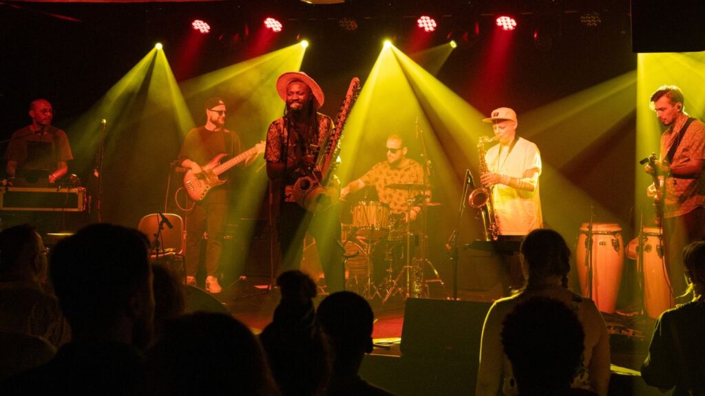 The Ablaye Badji Band performing in Kraków at Klub Zaścianek as part of the POD BAOBABEM Festival 2024. This is the album premiere concert and ADUNA (Life) is already streaming. Senegalese multi-instrumentalist Ablaye Badjis is one of the best exponents of world music in Kraków.