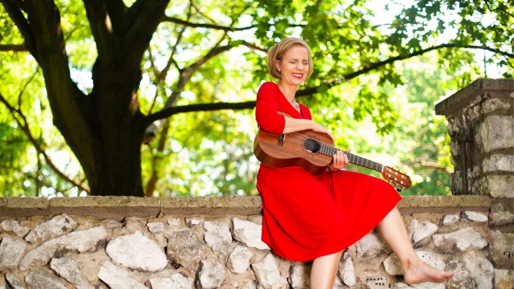Paula Wolski's music is a blend of folk, bluegrass and traditional Finnish influences. She grew up singing Finnish folk songs in a choir, and hating her father's country music cassette tapes, only to find later in life